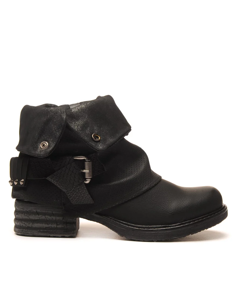 Bottine noire avec doublure perforé