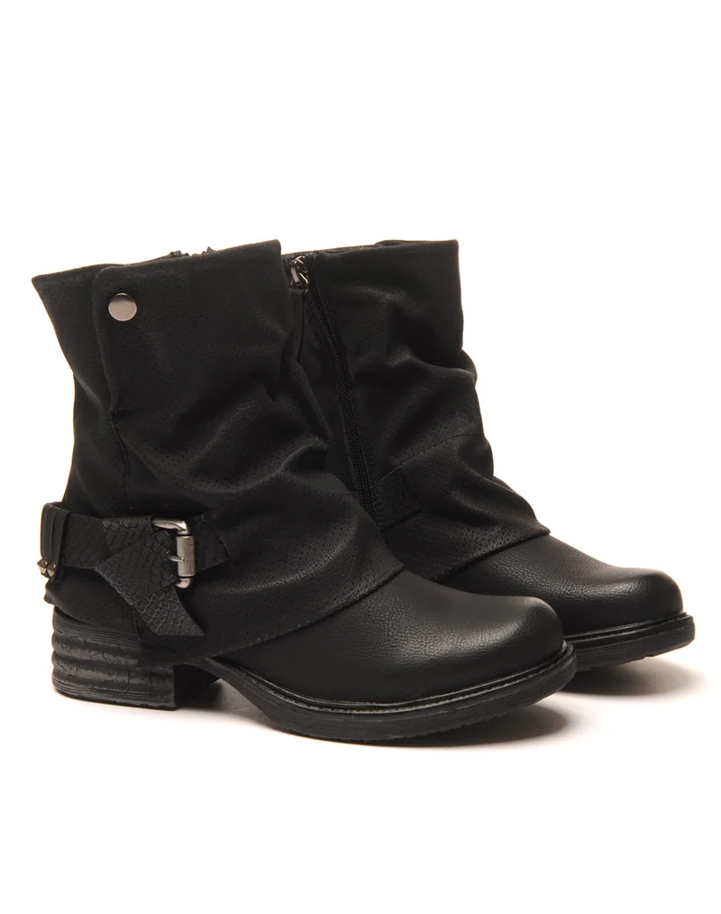Bottine noire avec doublure perforé