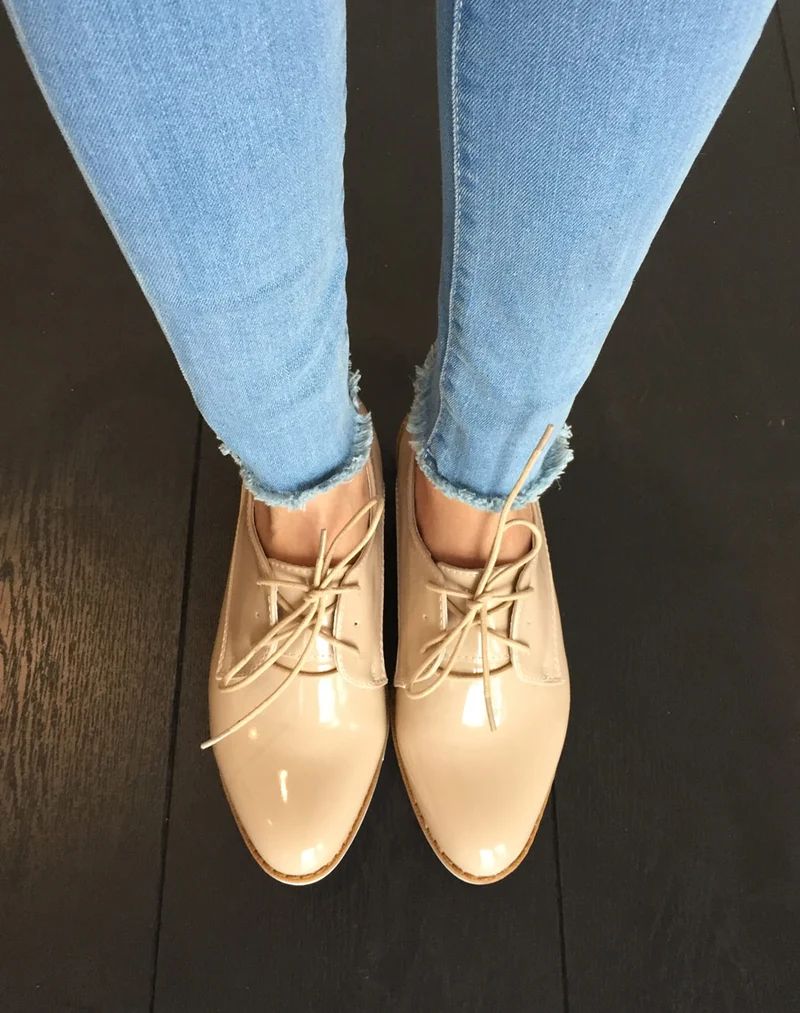 Derbies vernies abricot à lacets
