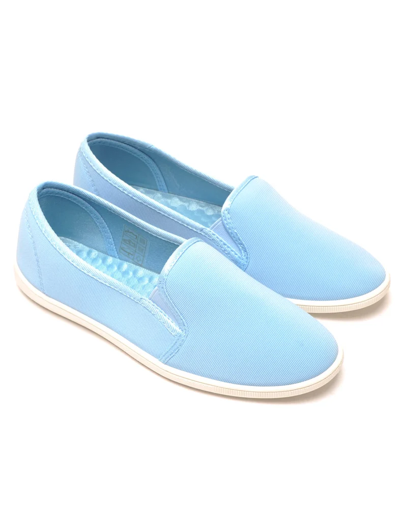 Slippers bleues légères et confortables