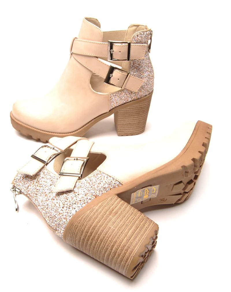Bottines à talons beiges ajourées et pailletées