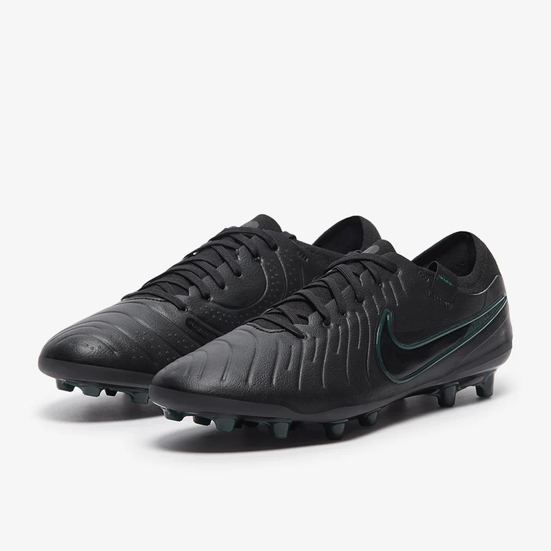 Nike Chaussure de foot basse à crampons pour terrain synthét