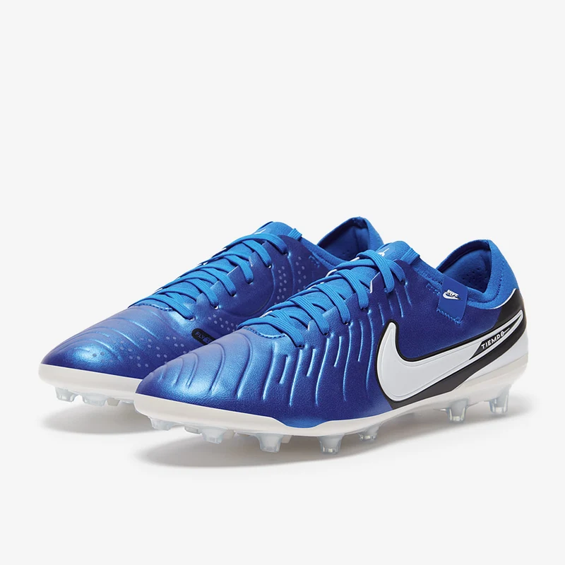 Nike Chaussure de foot basse à crampons pour terrain synthét