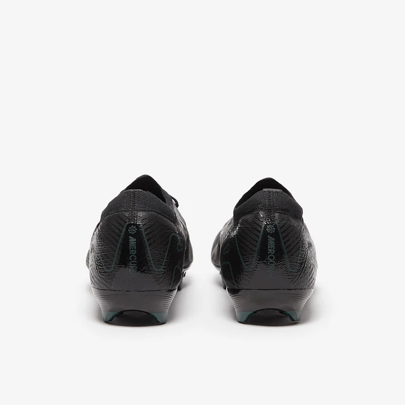 Nike Chaussure de foot basse à crampons pour terrain sec pou