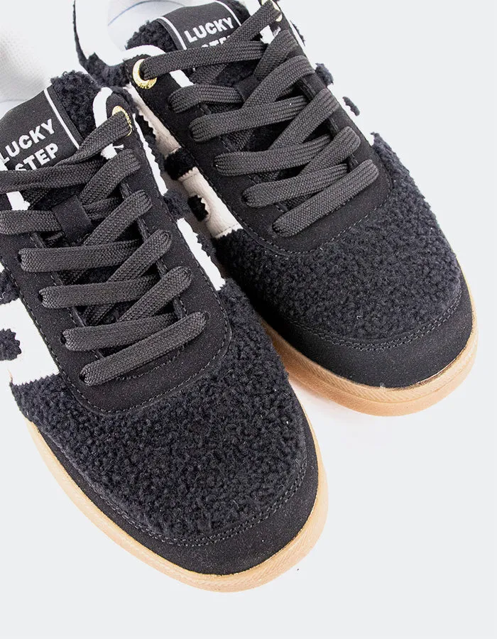 Shearly Black/White