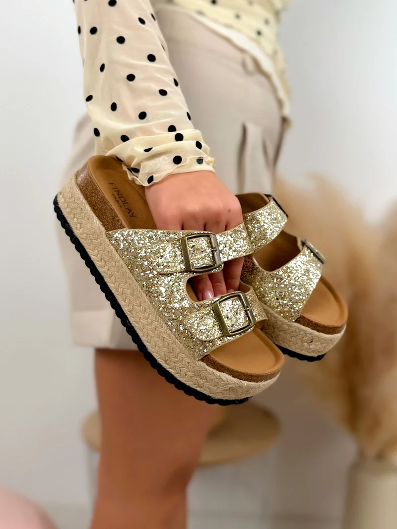 Mule femme dorée pailletée tendance à double brides avec boucles et semelle effet osier