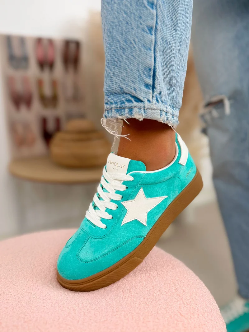 Basket femme bleu turquoise tendance en suédine avec étoile blanche et semelle plate