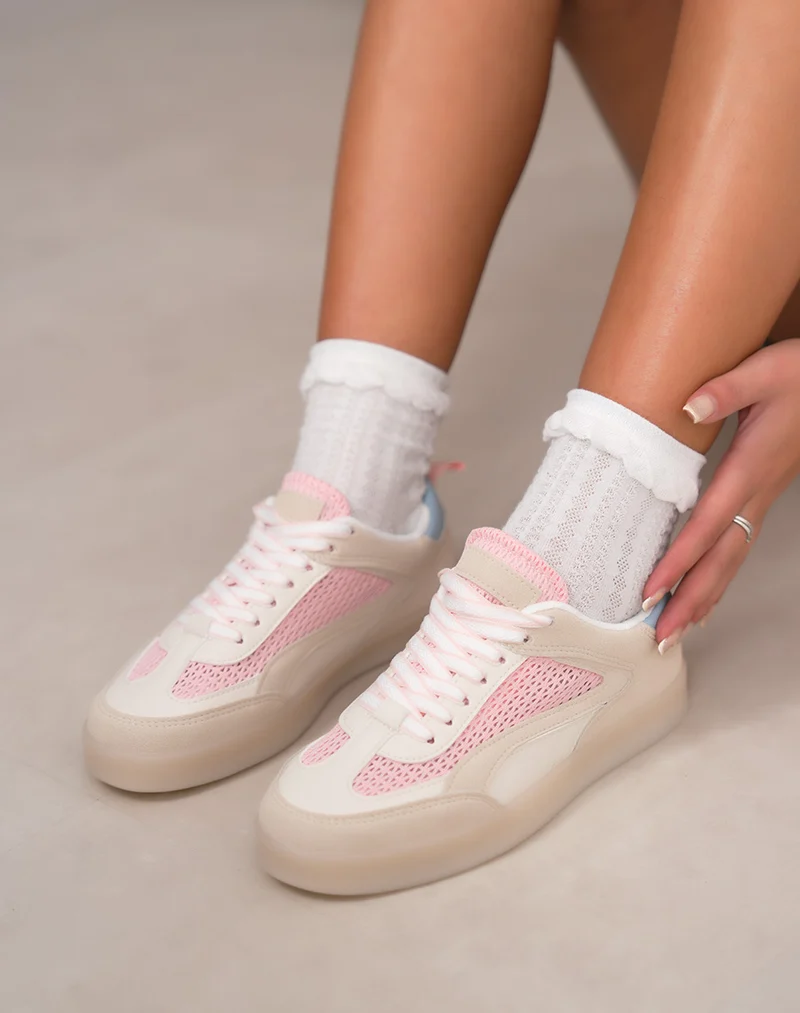 Basket femme blanche et rose élégante avec empiècements suédine beige et bleu pastel