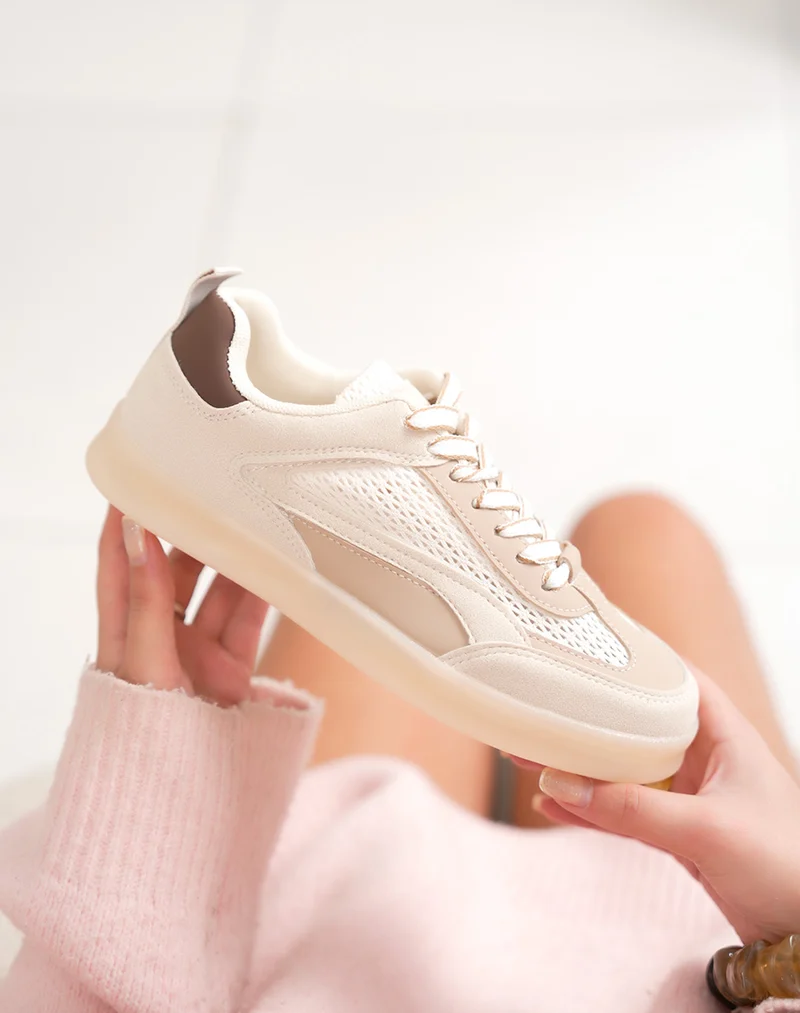 Basket femme beige élégante avec empiècements marron et suédine taupe