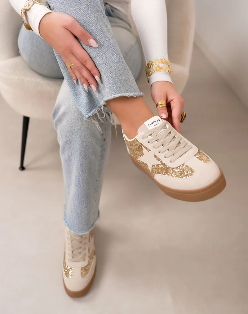 Basket femme beige tendance à plateforme marron avec paillettes dorées et étoile suédine