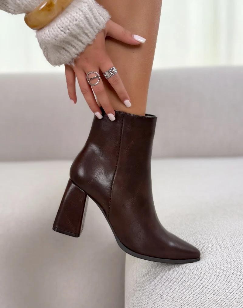 Bottines femme marron élégantes à bout pointu avec talon haut épais