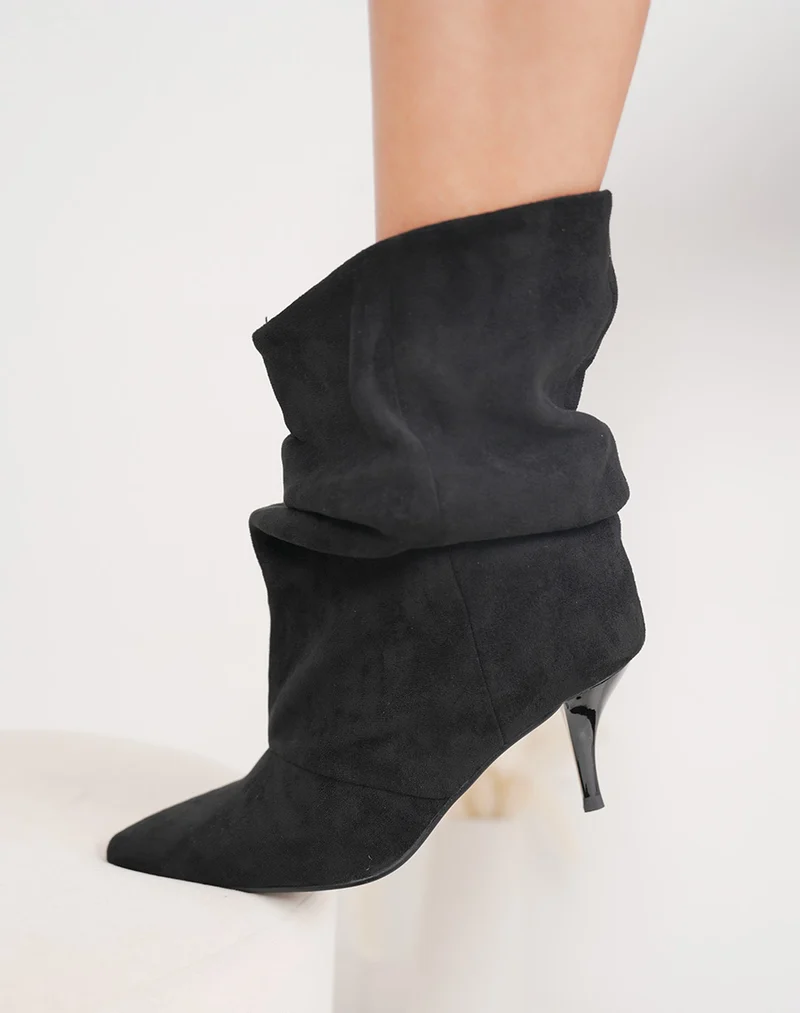 Bottines femme noires élégantes en suédine à talon aiguille et tige plissée
