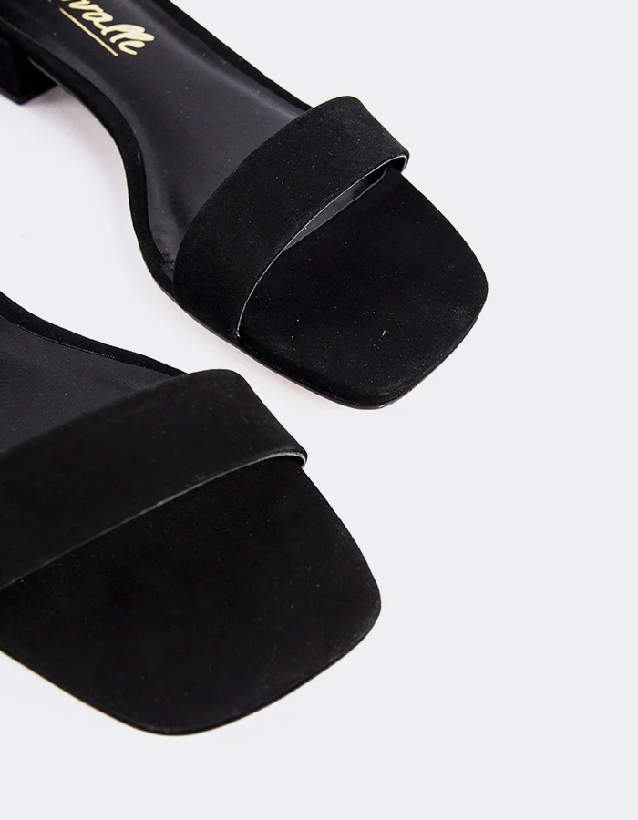 Yanna Black Nubuck
