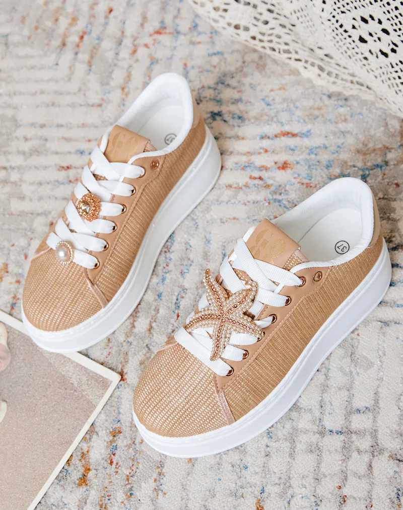Basket femme beige tendance effet jute avec empiècement doré et étoile de mer bijou