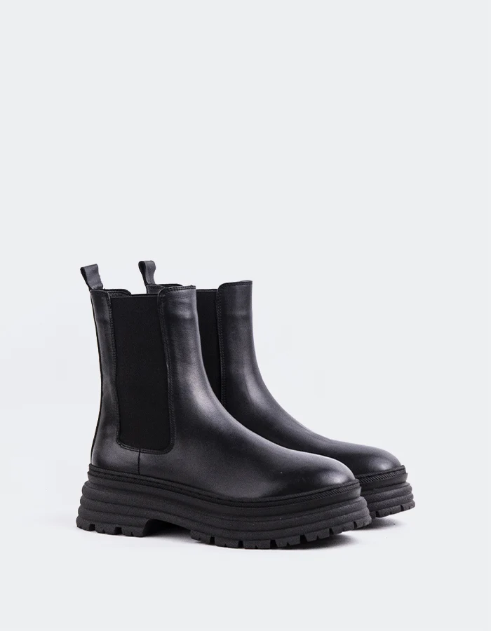 Lysandre Black Leather