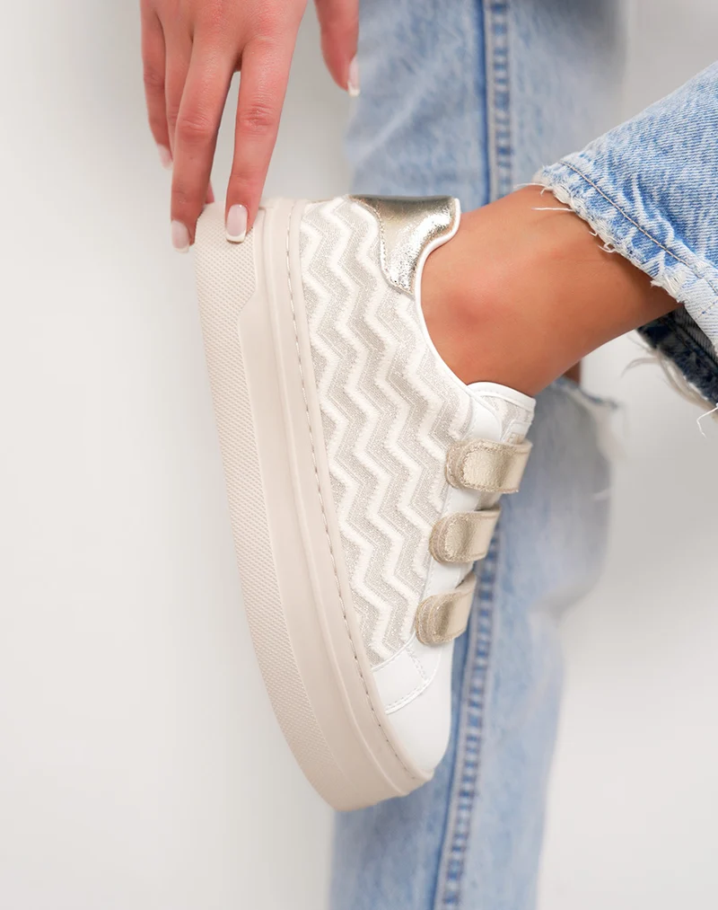 Basket femme blanche tendance à scratch doré et plate-forme