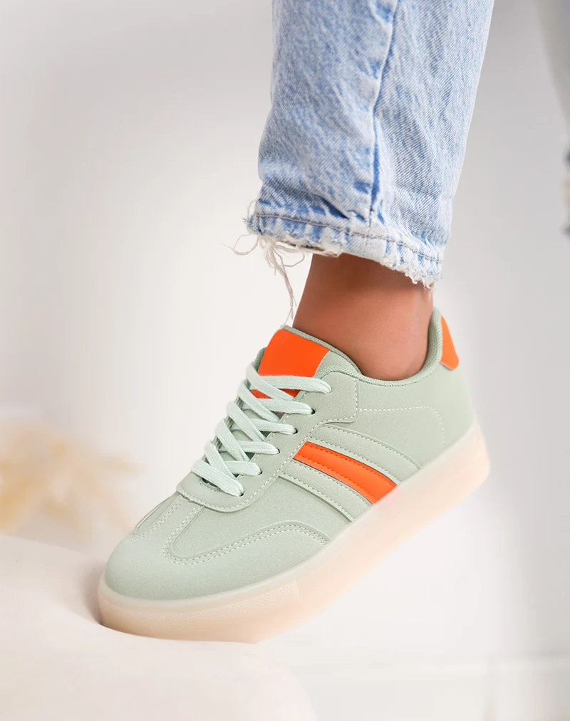 Basket femme vert d’eau tendance à plateforme avec empiècements orange