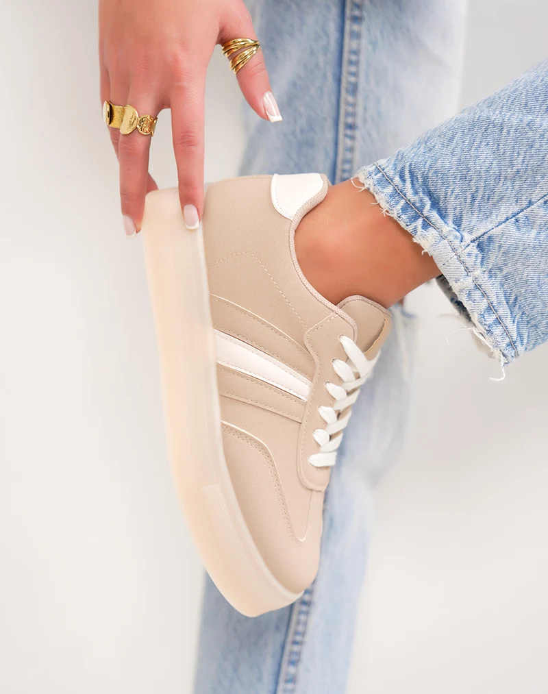 Basket femme beige tendance à plate-forme en suédine avec empiècements blancs