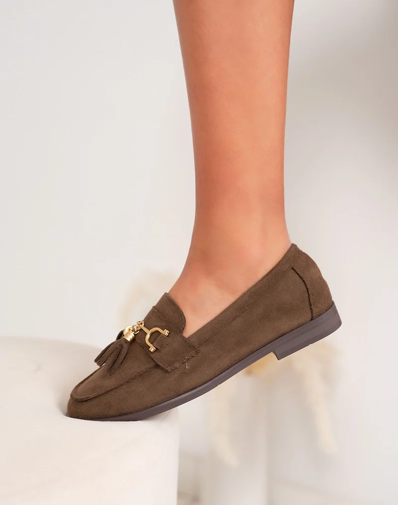 Mocassin femme marron en suédine tendance avec franges et détail doré élégant