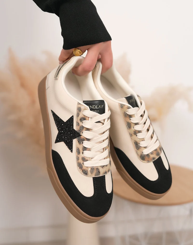 Basket femme noire et beige tendance à plateforme avec étoile pailletée et détail léopard