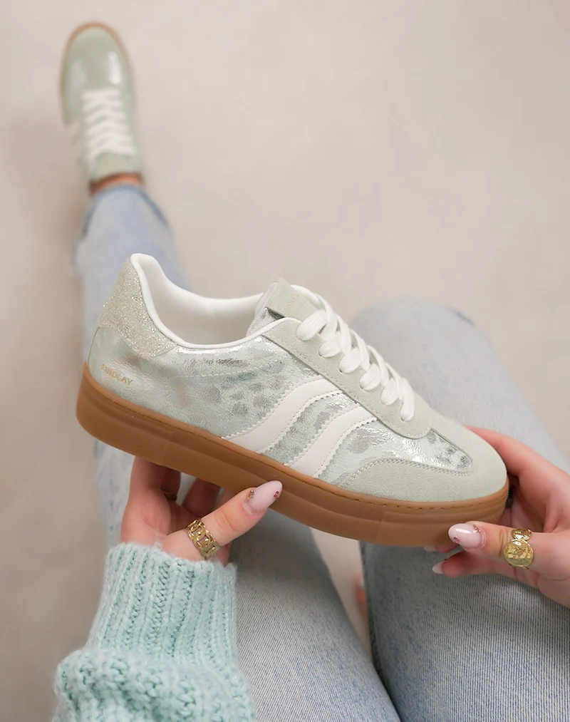 Basket femme vert pastel tendance à empiècements léopard et pailletés avec semelle camel