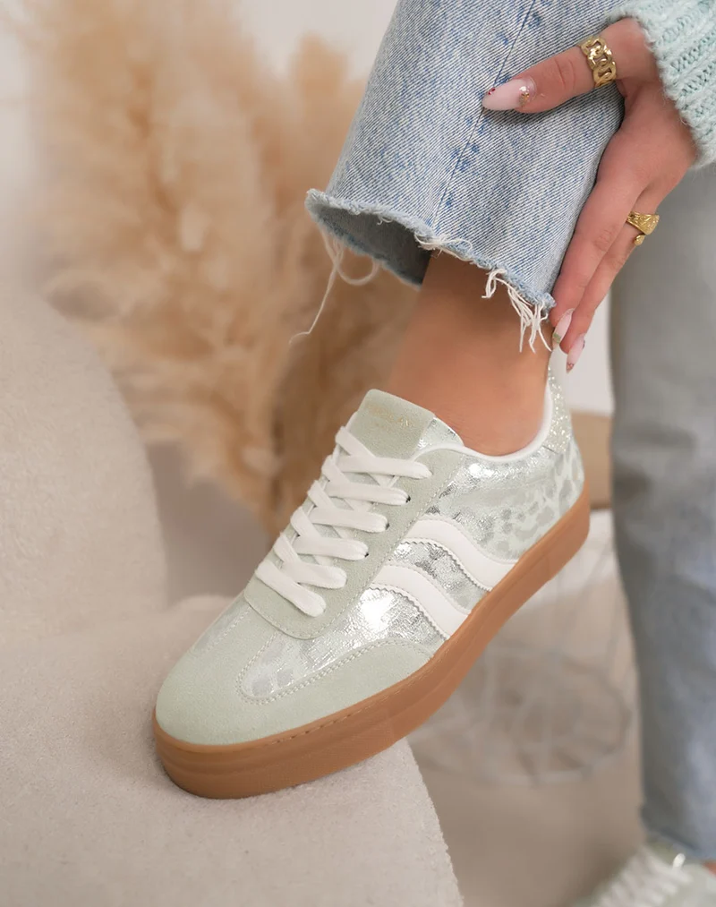 Basket femme vert pastel tendance à empiècements léopard et pailletés avec semelle camel