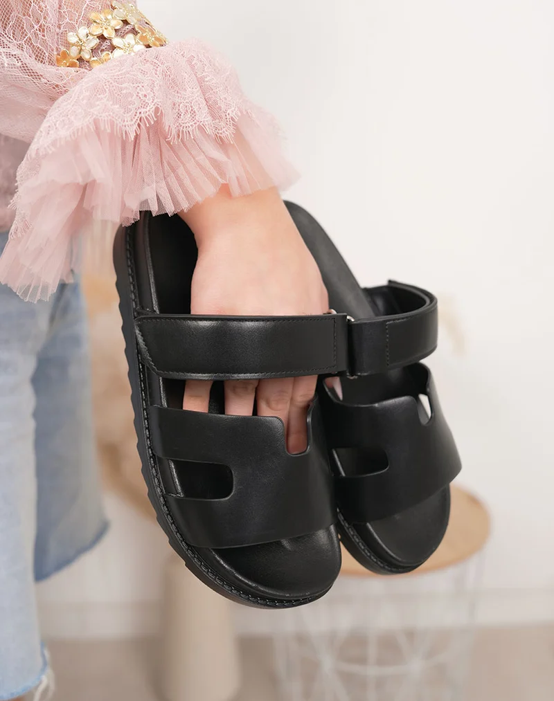 Mule femme noire tendance à bride H et scratch confortable