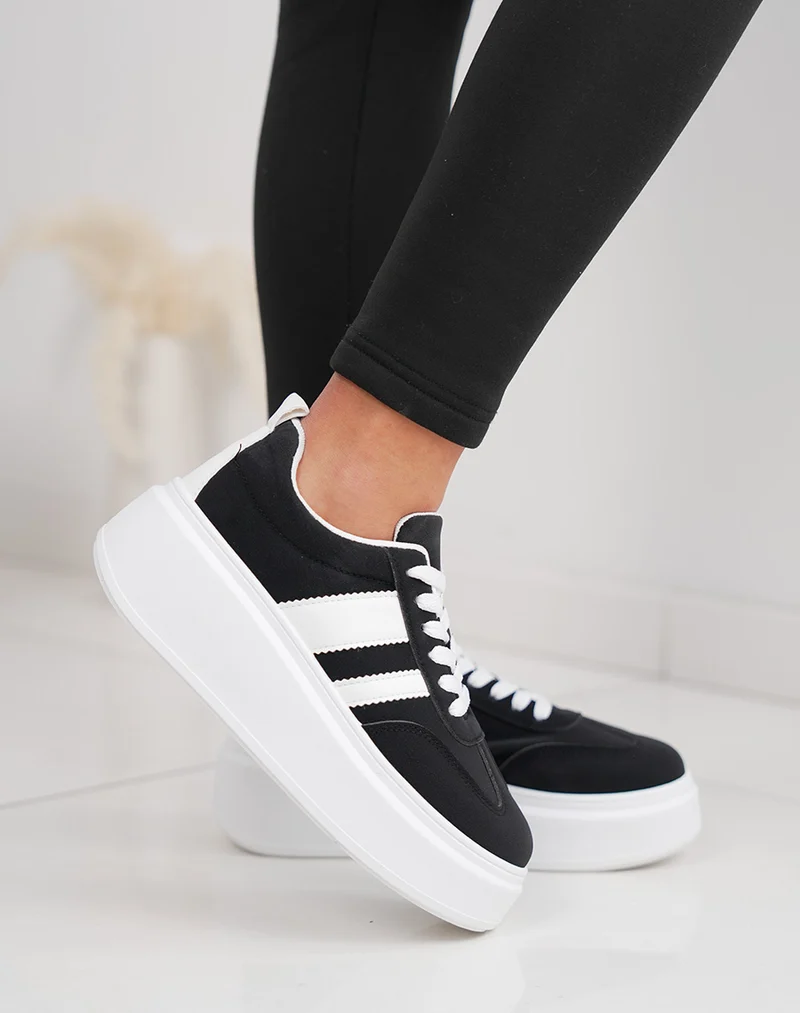 Basket femme noire tendance avec rayures épaisses et plateforme confortable