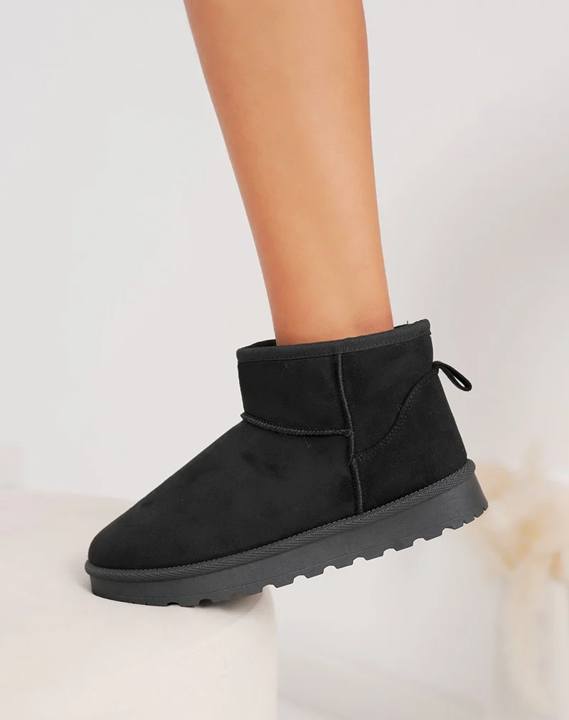 Bottines basses noires fourrées en suédine