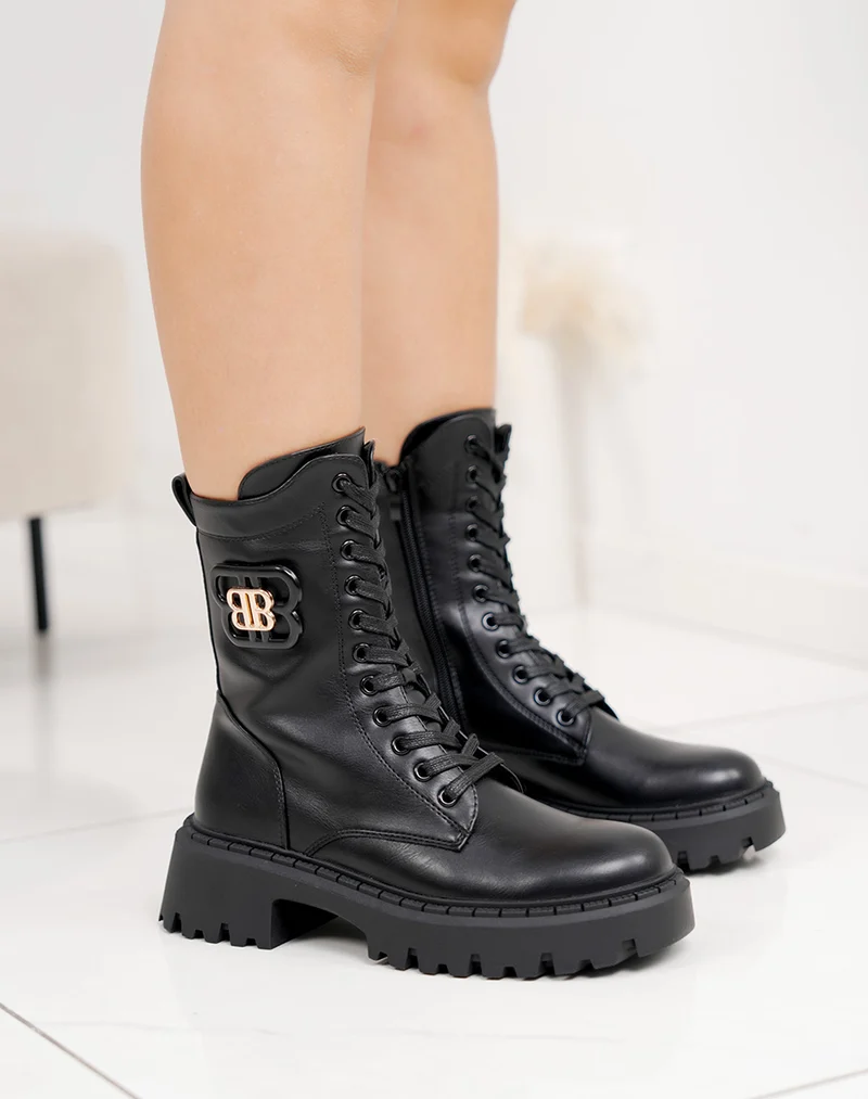 Bottines noires à lacets fourrées avec détail doré