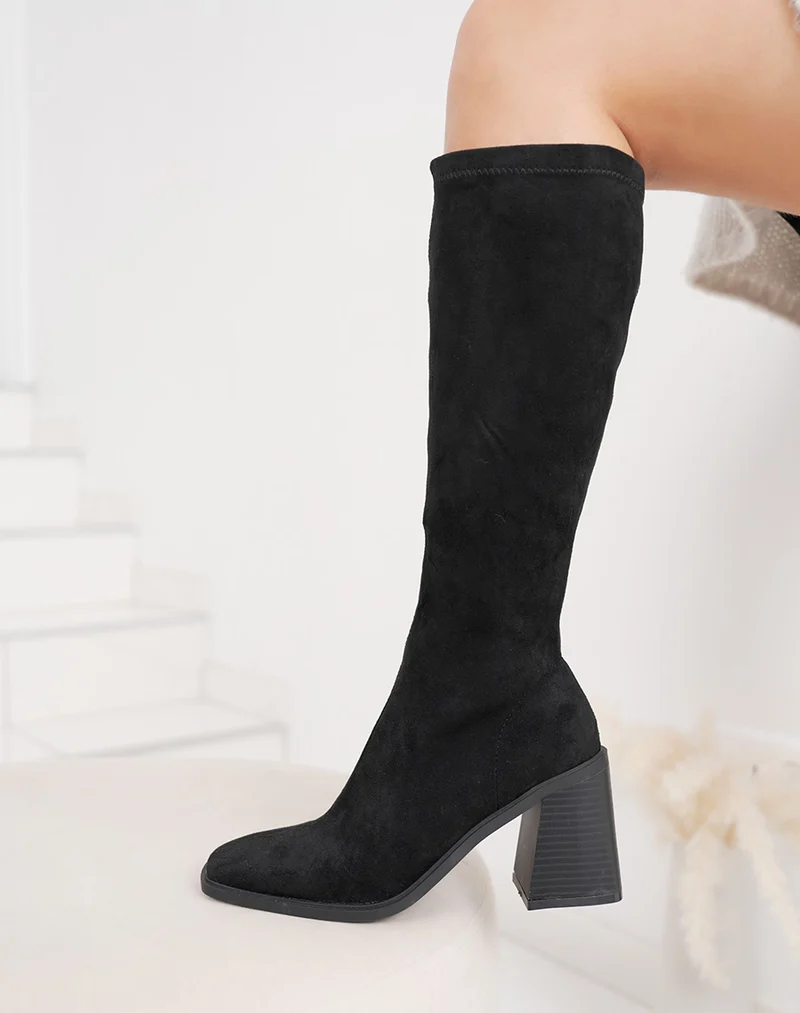 Bottes noires en suédine effet chaussette à talon et bout carré