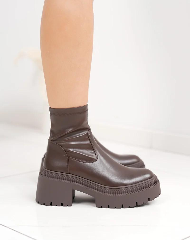 Bottines femme marron tendance à plateforme avec semelle crantée et tige chaussette