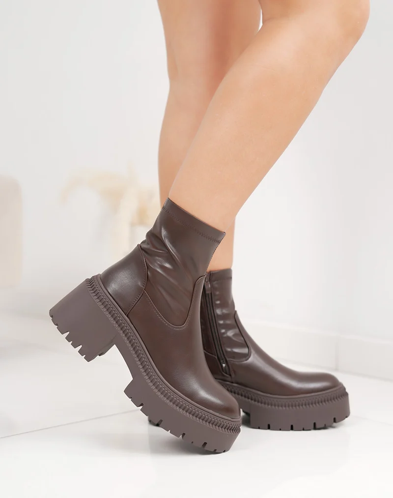 Bottines femme marron tendance à plateforme avec semelle crantée et tige chaussette