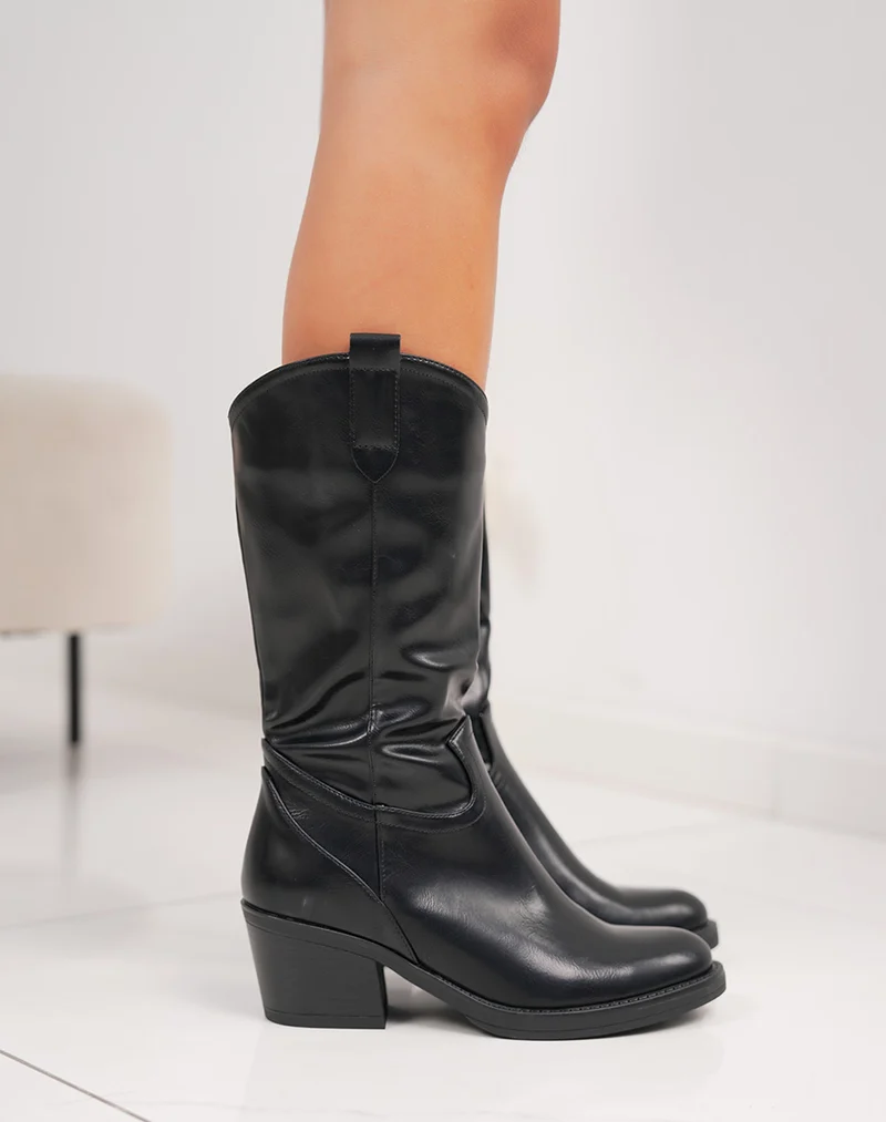 Bottines femme noires hautes tendance style santiags à talon biseauté
