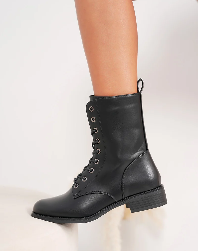 Bottines femme noires élégantes à lacets montants et intérieur fourré