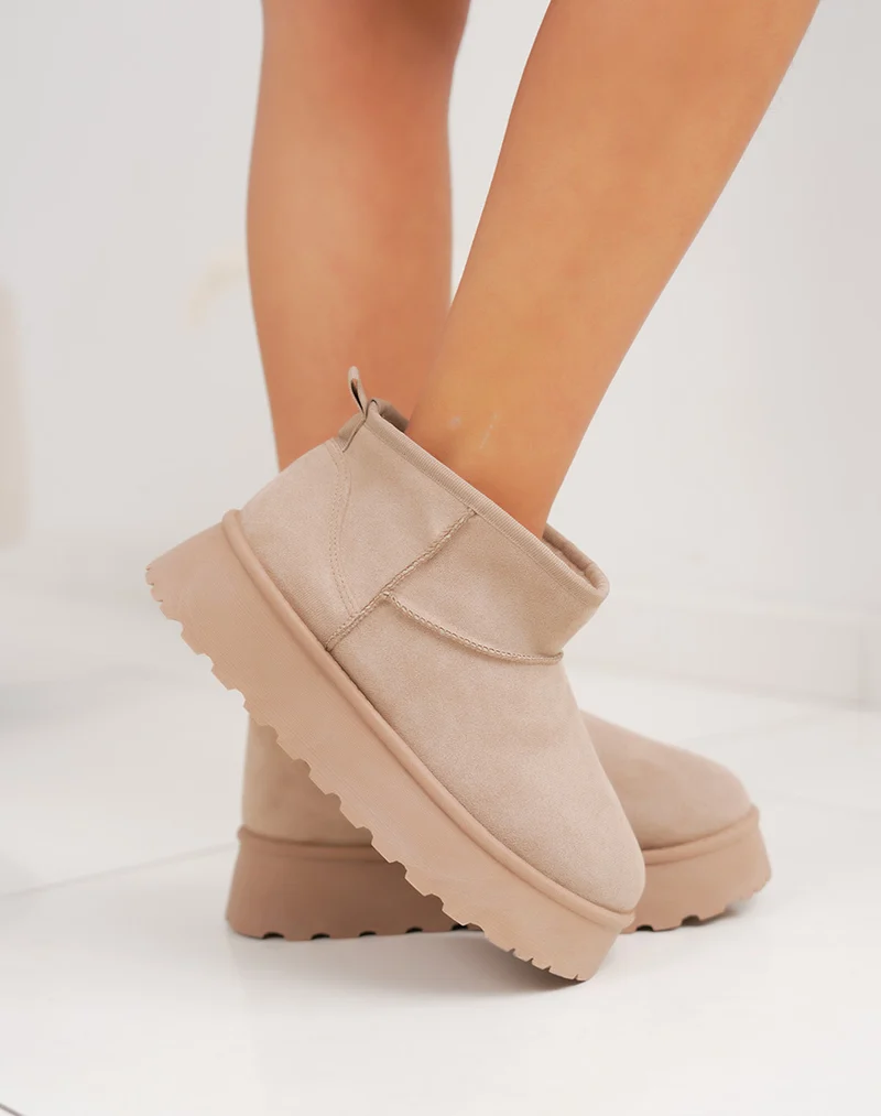 Bottines basses en suédine taupe à plateforme fourrées