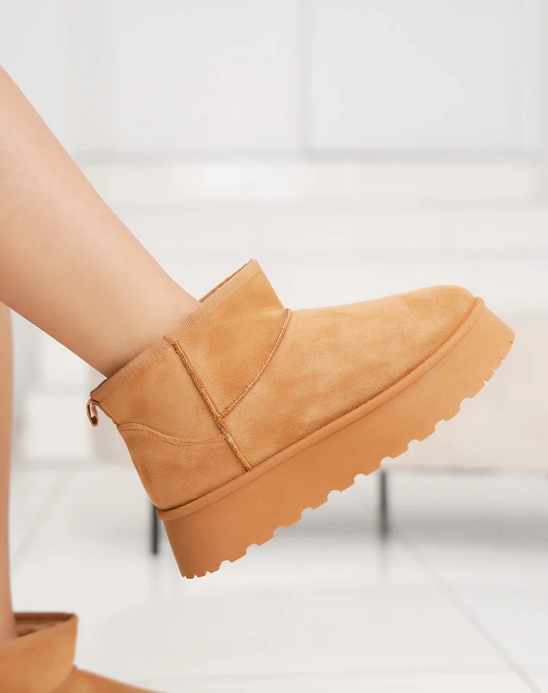 Bottines basses en suédine camel à plateforme fourrées