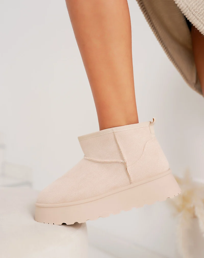 Bottines basses en suédine beige à plateforme fourrées