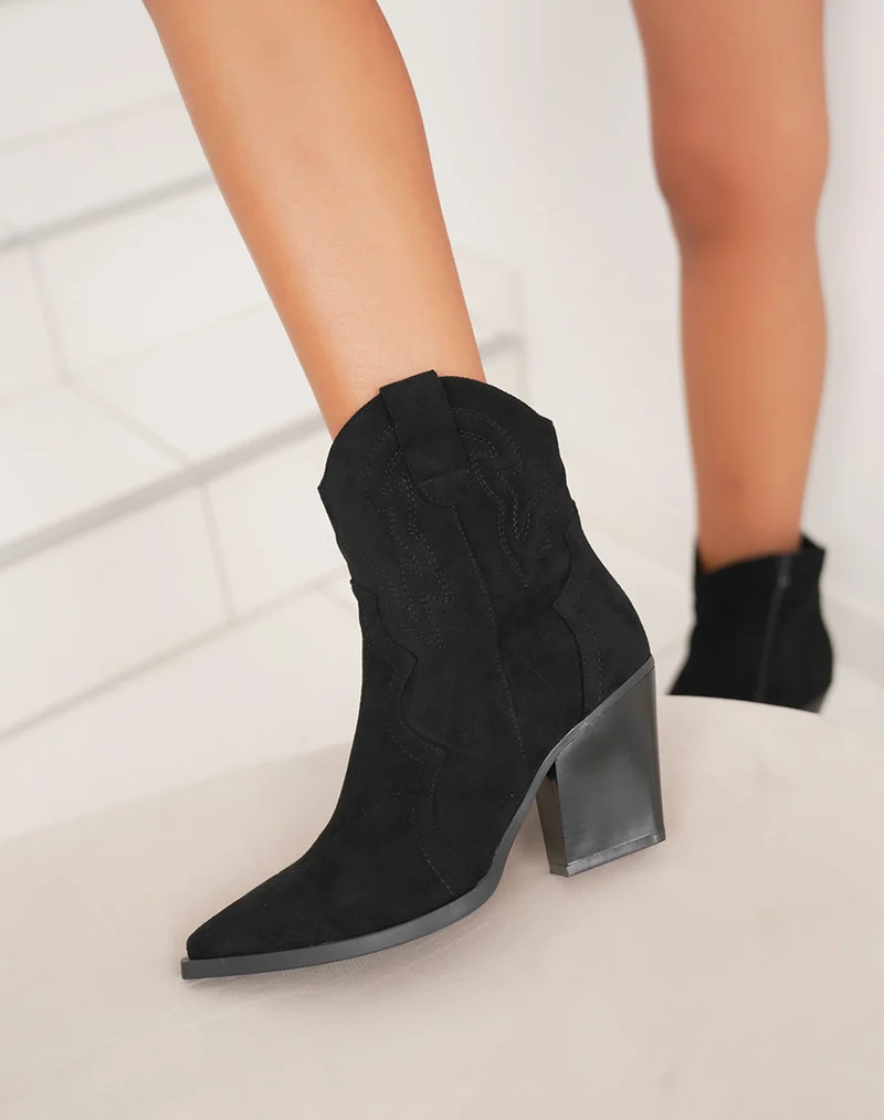 Bottines noires style santiags en suédine