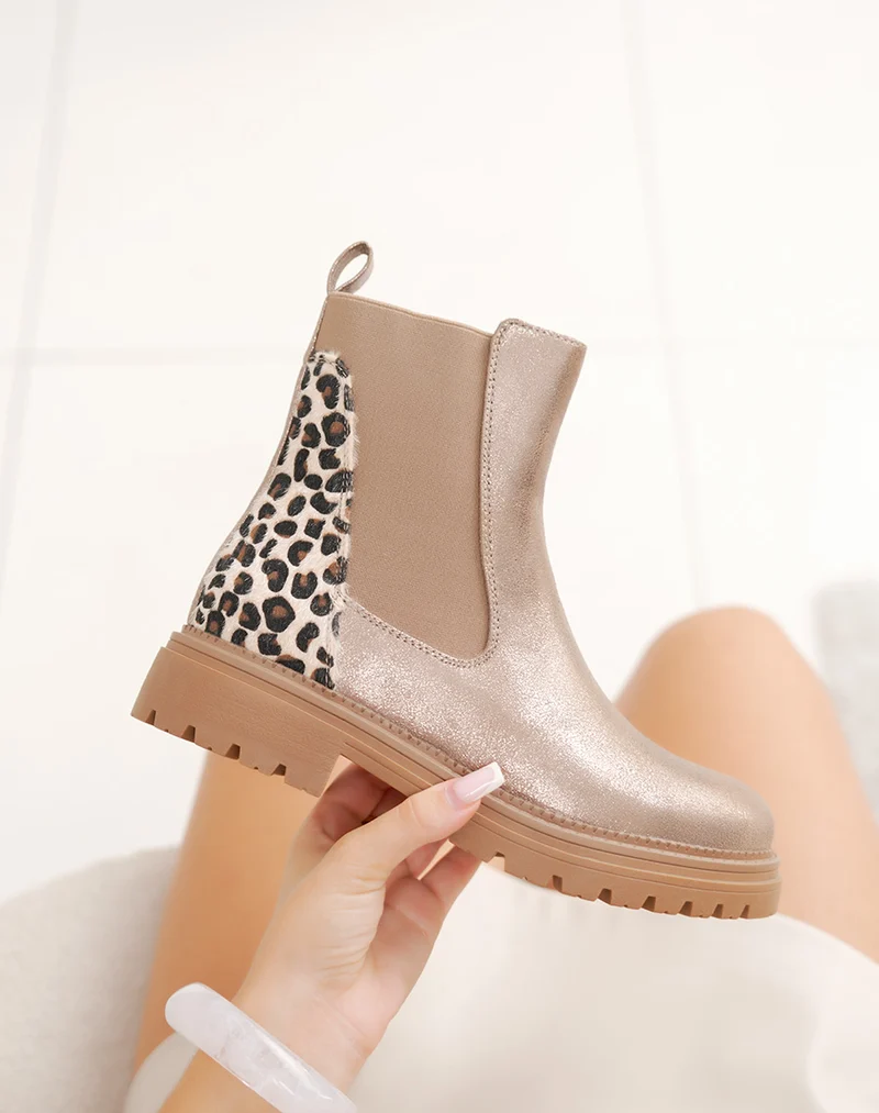 Bottines Chelsea taupe irisées à imprimé léopard