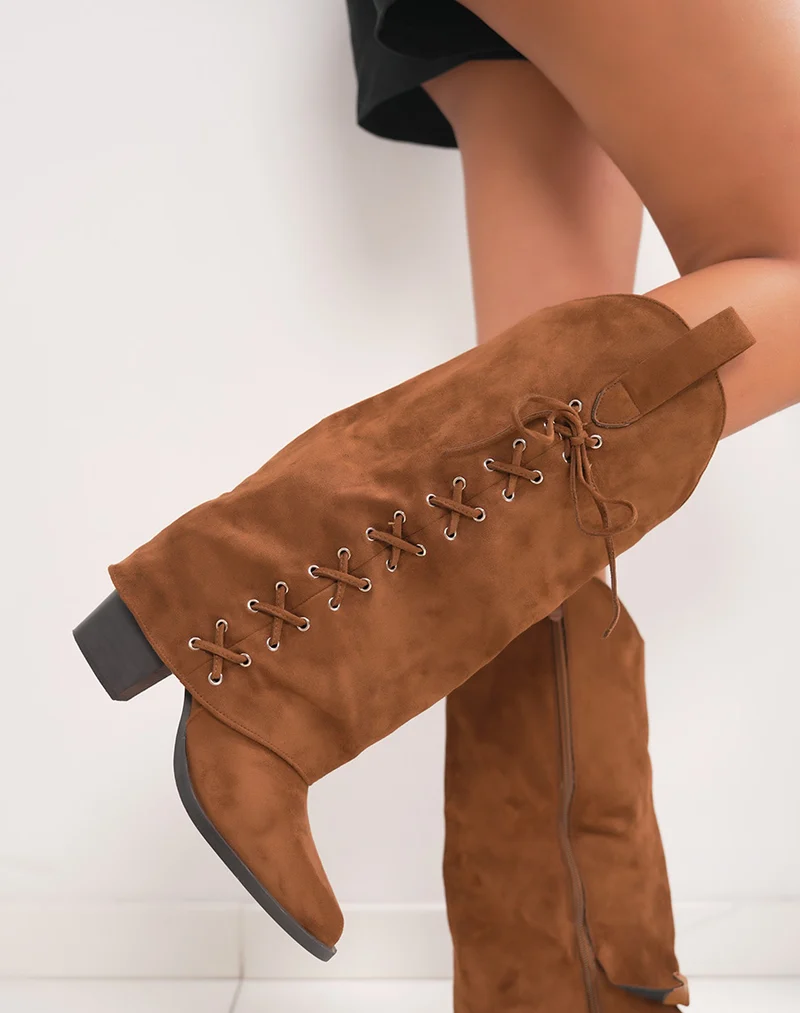 Bottes camel en suédine à lacets – Un style western revisité