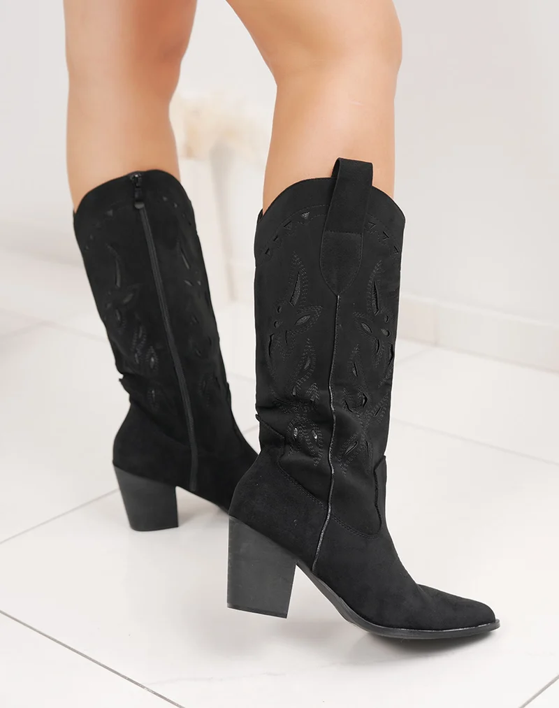 Bottes noires ajourées métallisées en suédine – esprit western chic