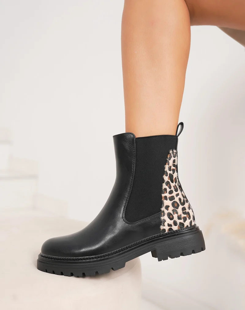 Bottines noires style chelsea à imprimé léopard