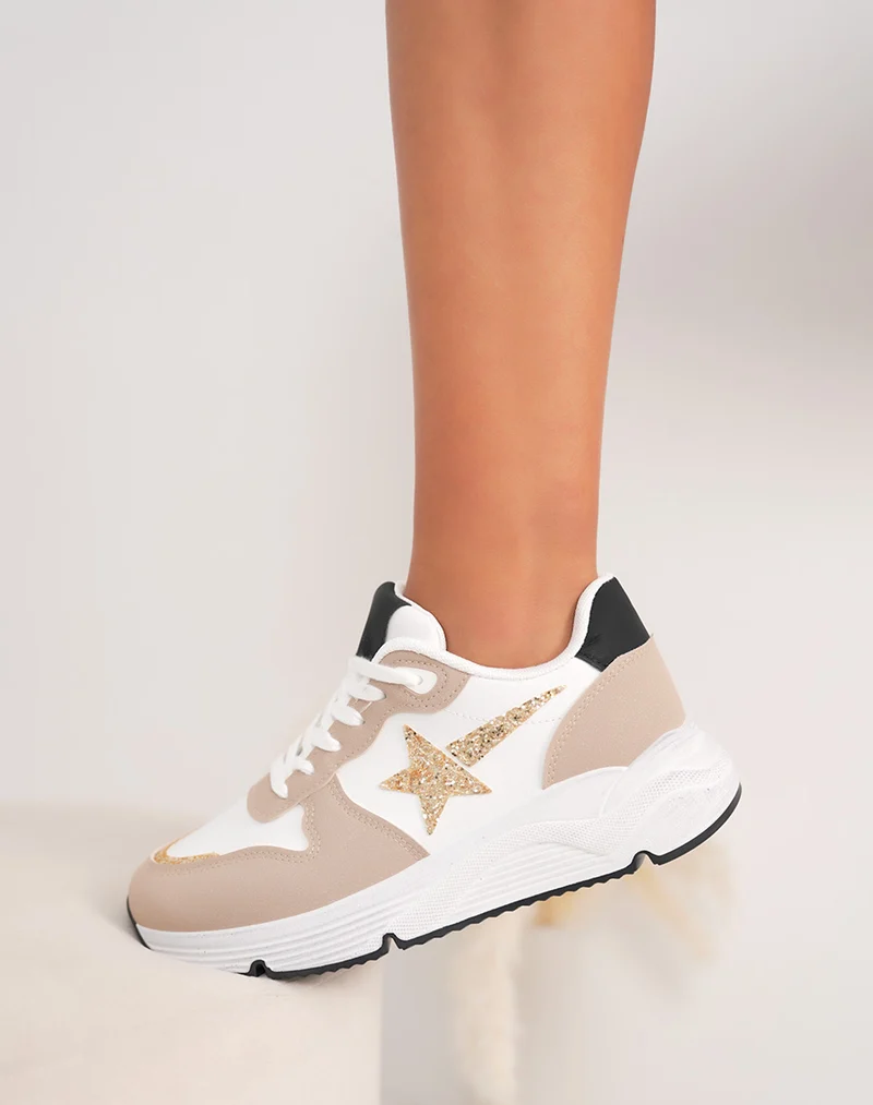 Basket femme blanche tendance avec étoile dorée pailletée et semelle effet vintage