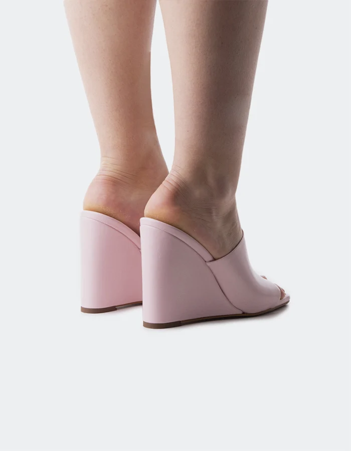 Minerva Light Pink Leather