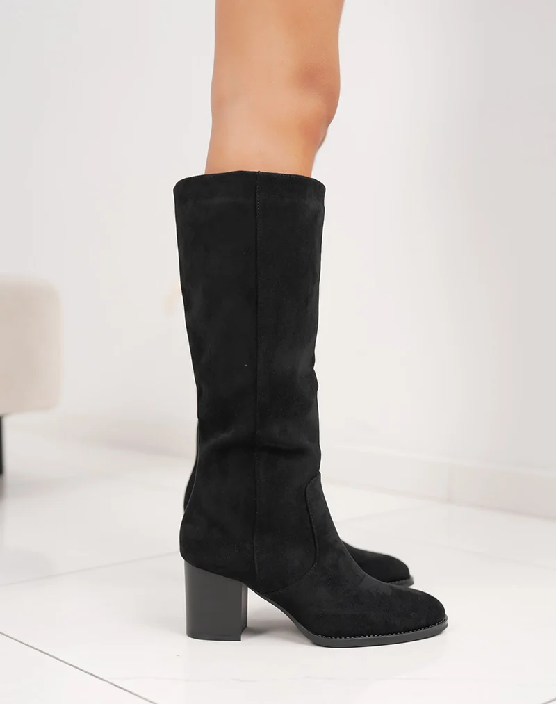 Bottes noires en suédine à talon carré et intérieur fourré