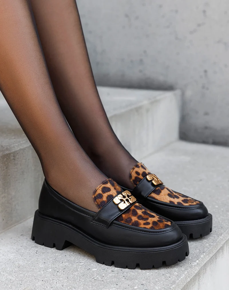 Mocassins noirs bi-matière imprimé léopard avec bijou doré