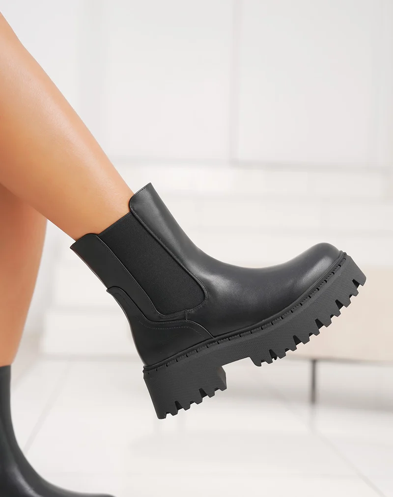 Bottines femme noires style Chelsea à plateforme crantée et intérieur fourré