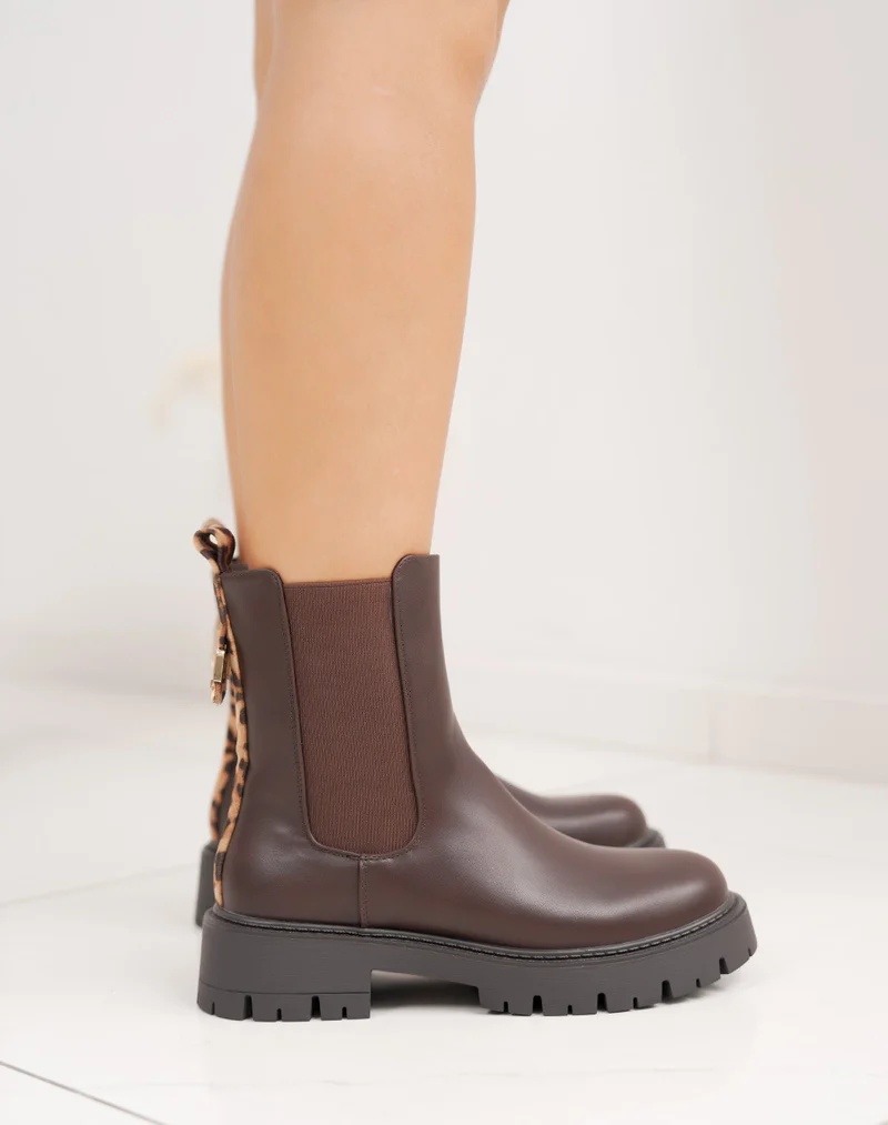 Bottines femme marron style Chelsea avec détail léopard et semelle crantée