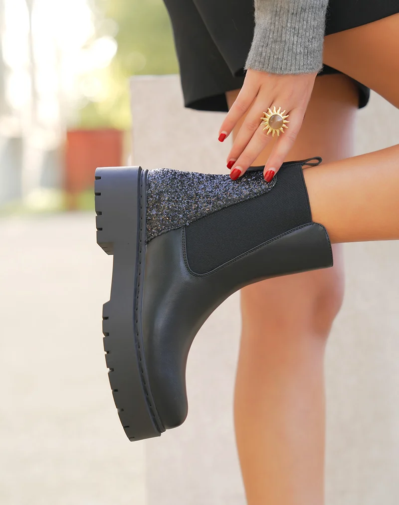 Bottines femme noires tendance style Chelsea avec paillettes arrière et semelle crantée